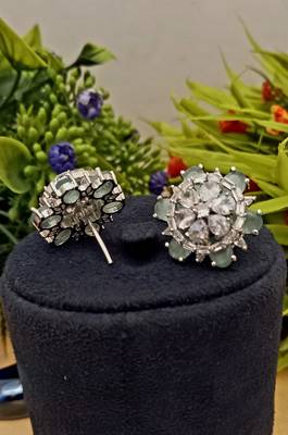 Green earrings 2