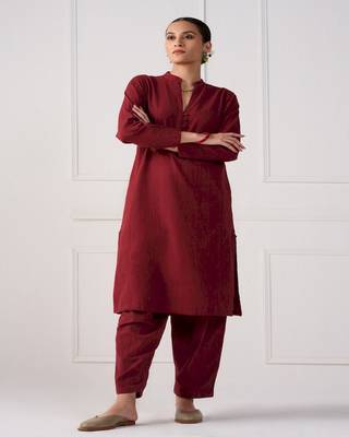 maroon cotton kurta set with solid finish 1