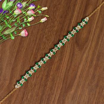 Green hair-accessories 1