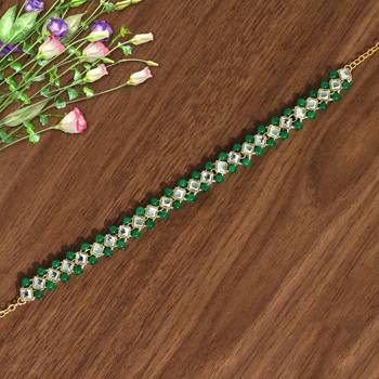 Green hair-accessories 1