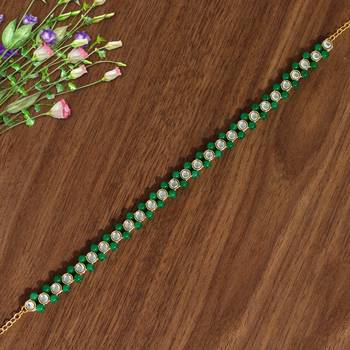Green hair-accessories 1