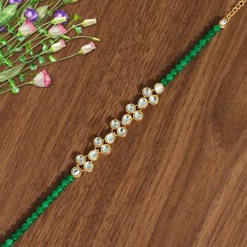 Green hair-accessories 1