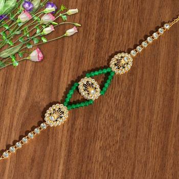 Green hair-accessories 1