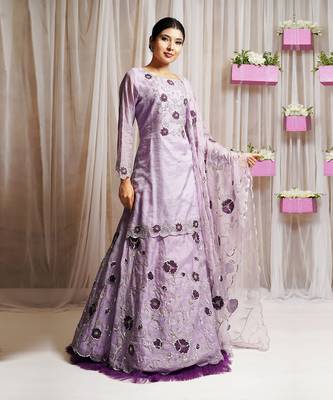 SKIRT LEHANGA WITH KURTA AND DUPATTA /SUIT SET 1