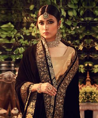 Oxidised Gold Lehenga Set With Velvet Dupatta Shawl 3