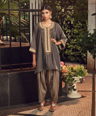 Steel Gray Velvet Kurta And Dhoti Salwar 1