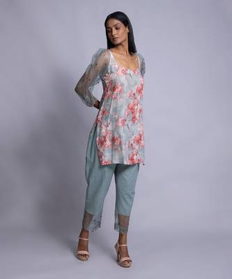 Medly Of Dove-Grey And Coral-Red Tunic With Straight Pants And A Dupatta 2