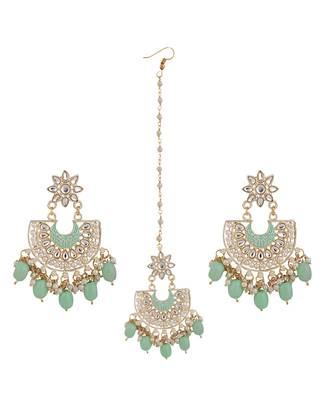 Gold Plated Kundan and Pearl Studded Chandbali Maang-tikka and Earring 3