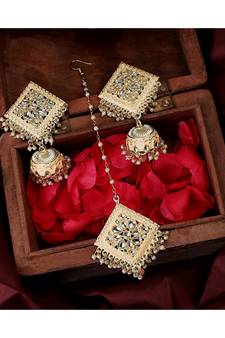 Gold Plated Diamond Shape Stone studded Maang-tikka and Earring
