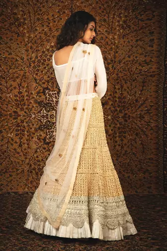 White Madhushmita