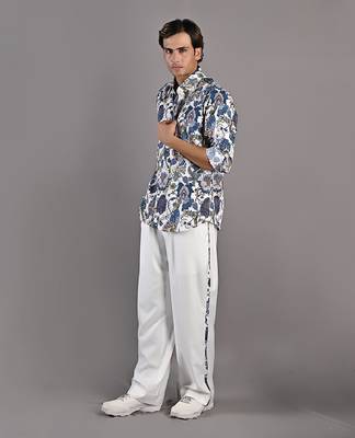 Blue & White Avel 1