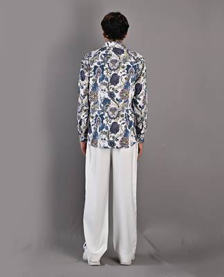 Blue & White Avel 5