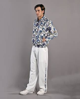 Blue & White Fionn 2