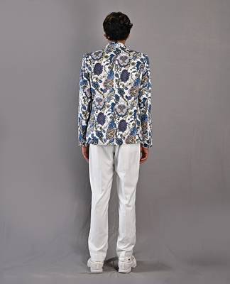 Blue & White Gwyn 4