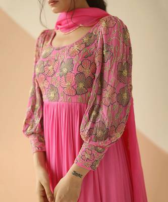 Bubble Pink Heavy Yoke Bell Sleeve Jaal Anarkali With Border Dupatta 3