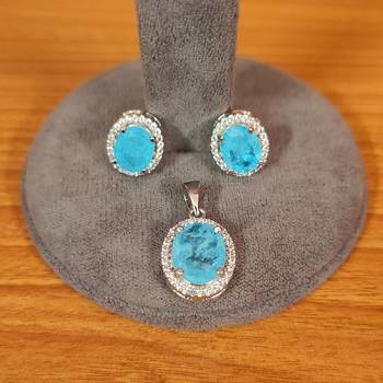 Turquoise pendants 1