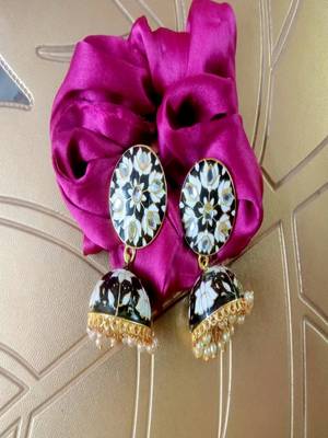 Gold Plated Designer Black Traditional Jhumki Earrings 1