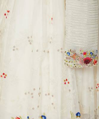 White Lehenga Blouse Dupatta Set 4