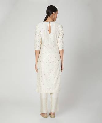 White Straight Kurta With Trouser And Dupatta 2