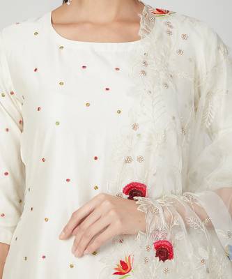 White Straight Kurta With Trouser And Dupatta 4