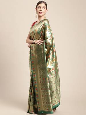 Golden woven Banarasi Stylesaree with blouse 4