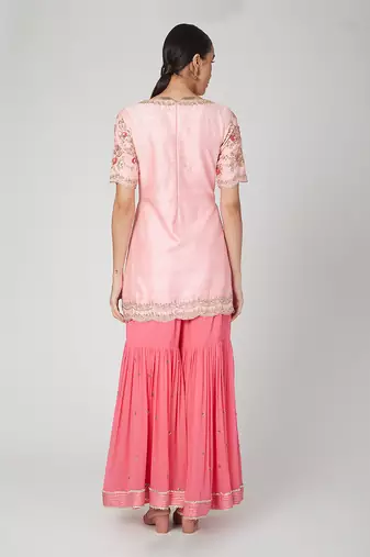 Fuchisa Kurta With Sharara Set