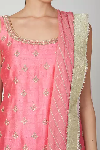 Fuchisa Kurta With Sharara Set