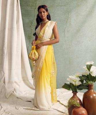 Ombre Saree With Blouse And Belt 2