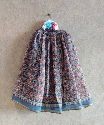 Printed Grey Skirt With One Off Shoulder Top 3