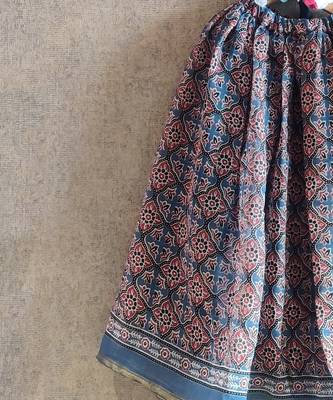 Printed Grey Skirt With One Off Shoulder Top 5