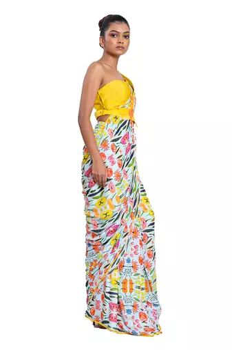 Yellow Muslin Plain Saree With Blouse