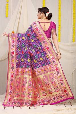 Navy Blue Patola Silk Multicolor Woven Patola Saree 2