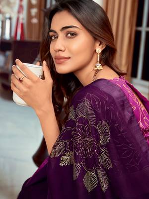 SAREE MALL Women's Silk Blend Purple Embellished Celebrity Saree With Blouse Piece 2