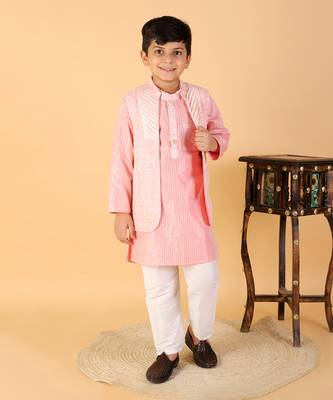 Pattern Cut Bandi with Kurta and Pyjama 3