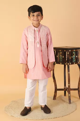 Pattern Cut Bandi with Kurta and Pyjama
