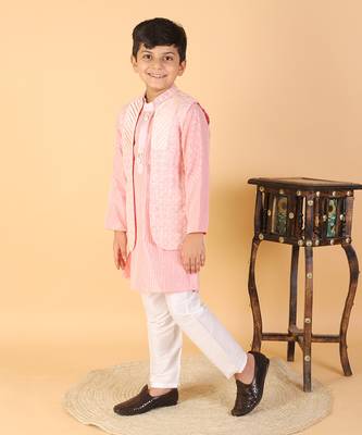 Pattern Cut Bandi with Kurta and Pyjama 6