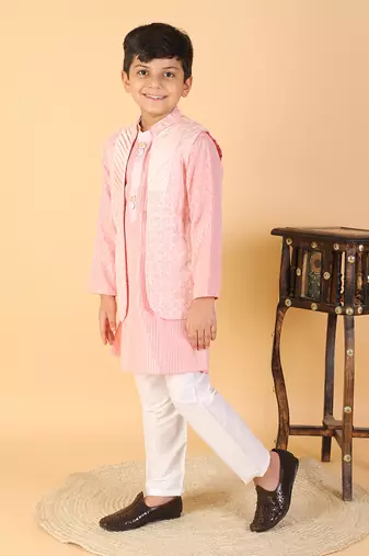 Pattern Cut Bandi with Kurta and Pyjama