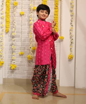 Pink Embroidered Kurta with Green Dhoti 2