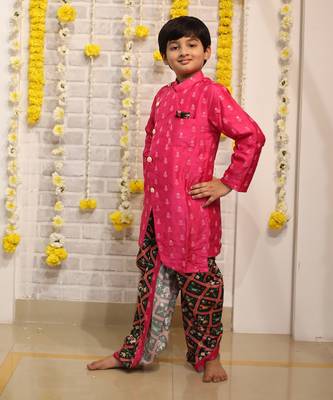 Pink Embroidered Kurta with Green Dhoti 3