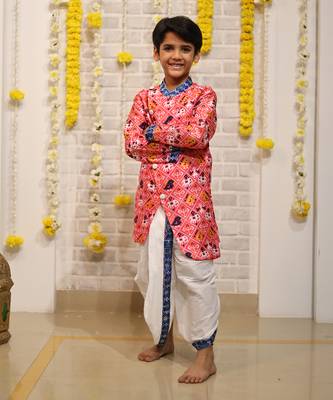Patola print kurta with off white dhoti 3