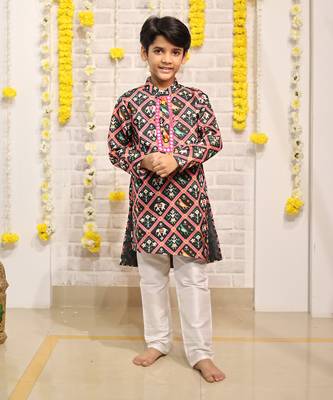 Dark Green Patola Print Kurta with ablawork collar 2