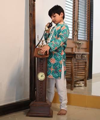 Green Patola Print Kurta with ablawork collar 2