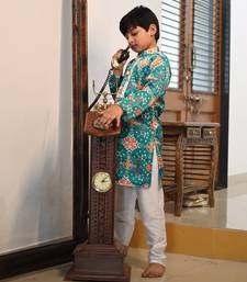 Green Patola Print Kurta with ablawork collar