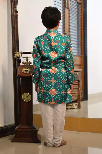 Green Patola Print Kurta with ablawork collar