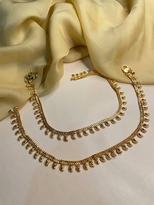 Gold anklets 1