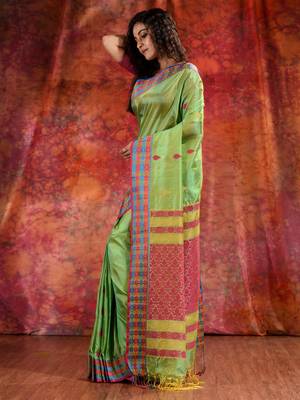 Lime Green Blended Tusser soft handwoven duel tone saree with geometric design in pallu 3