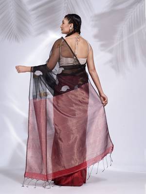 Black and Red Blended Cotton handwoven saree with zari pallu 4