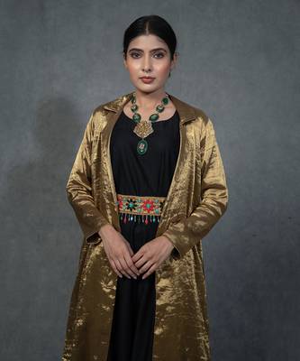 Golden Hand Embroidered Trenchcoat Gown Belt Set 3