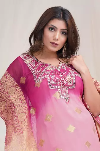 SHADING OF CARNATION AND MAGENTA PINKKAFTAAN