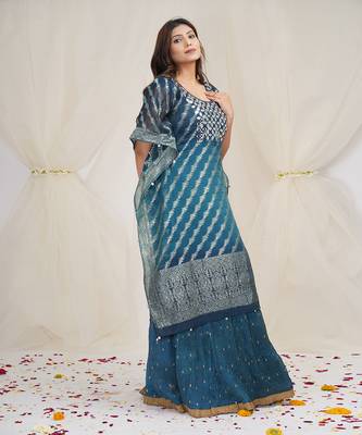 SHADING OF YALE BLUE AND PRUSSIAN BLUEKAFTAAN 1